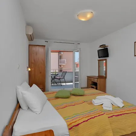 Juric - With Balcony Apartment