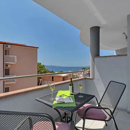 Juric - With Balcony Apartment *