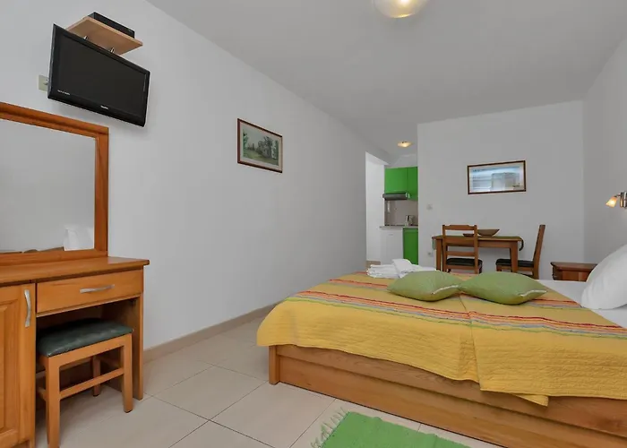 Juric With Balcony Apartman Baška Voda