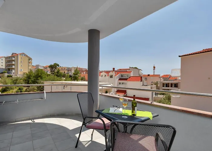 Juric With Balcony Apartman
